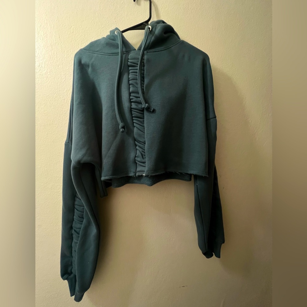 NWOT CROPPED HODDIE